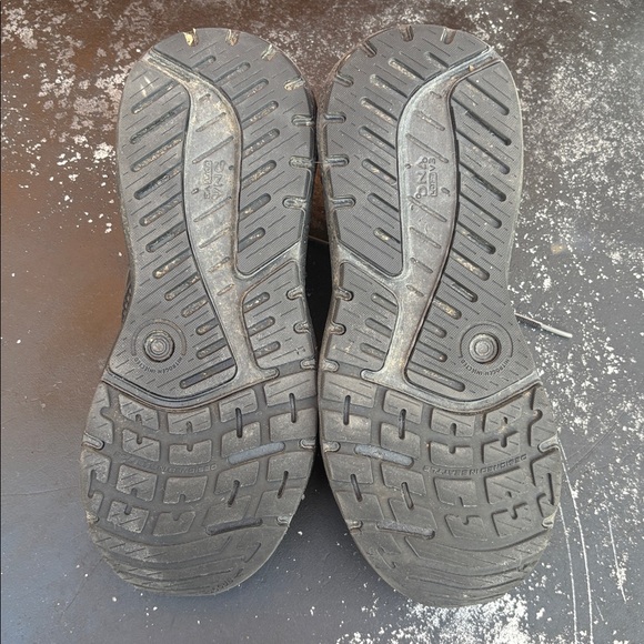 Brooks Men’s Beast GTS 23 Size 11.5 Extra Wide (4E) Black and Gray Sneakers. - Picture 6 of 7